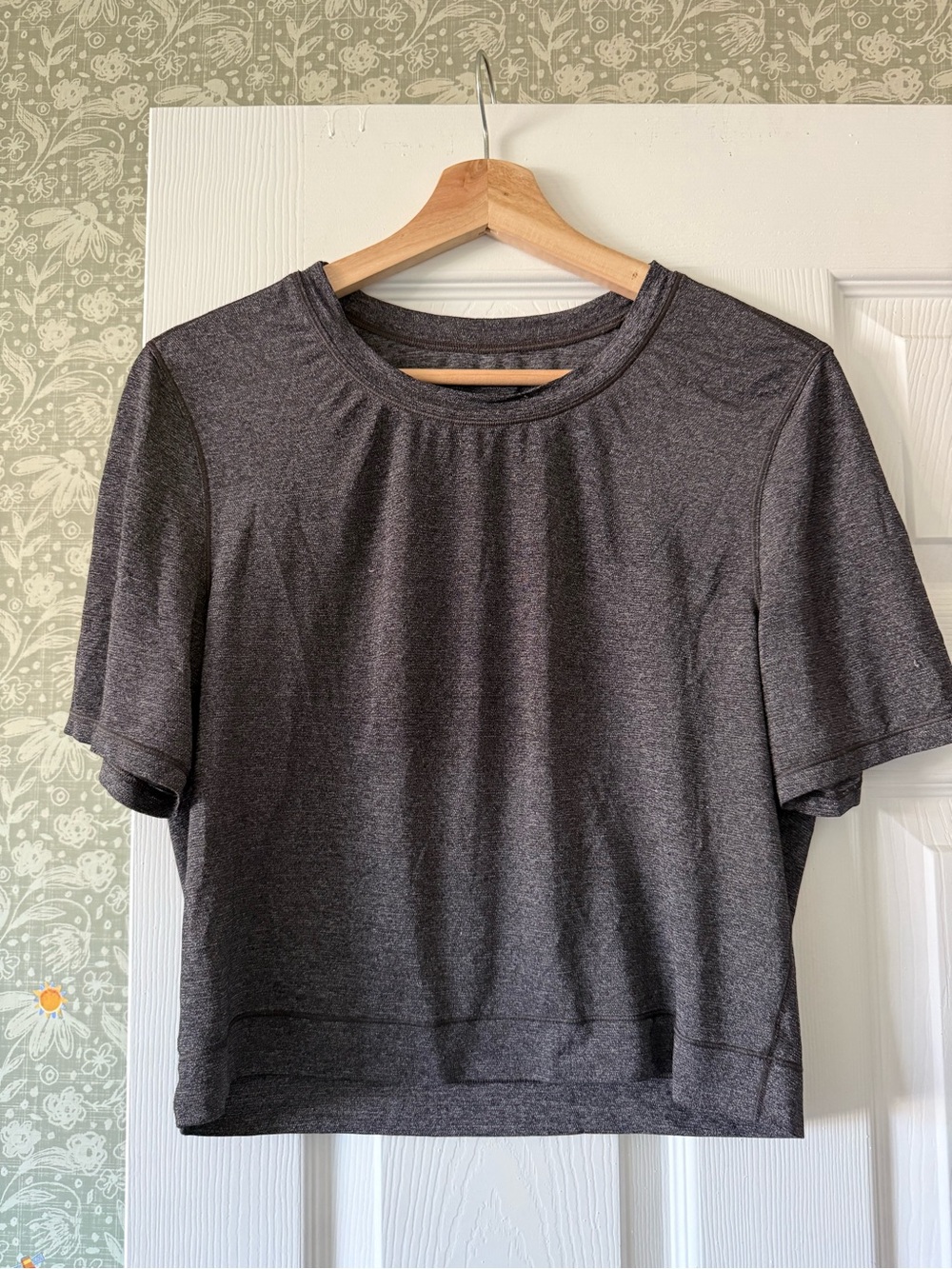 lululemon athletica Charcoal Gray Short Sleeve Tee